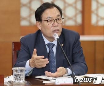 본문 이미지 - 이채익 국민의힘 의원이 30일 오후 울산시청 상황실에서 열린 '국민의힘 울산시당·울산시 당정협의회'에서 발언을 하고 있다. 2022.9.30/뉴스1 ⓒ News1 윤일지 기자
