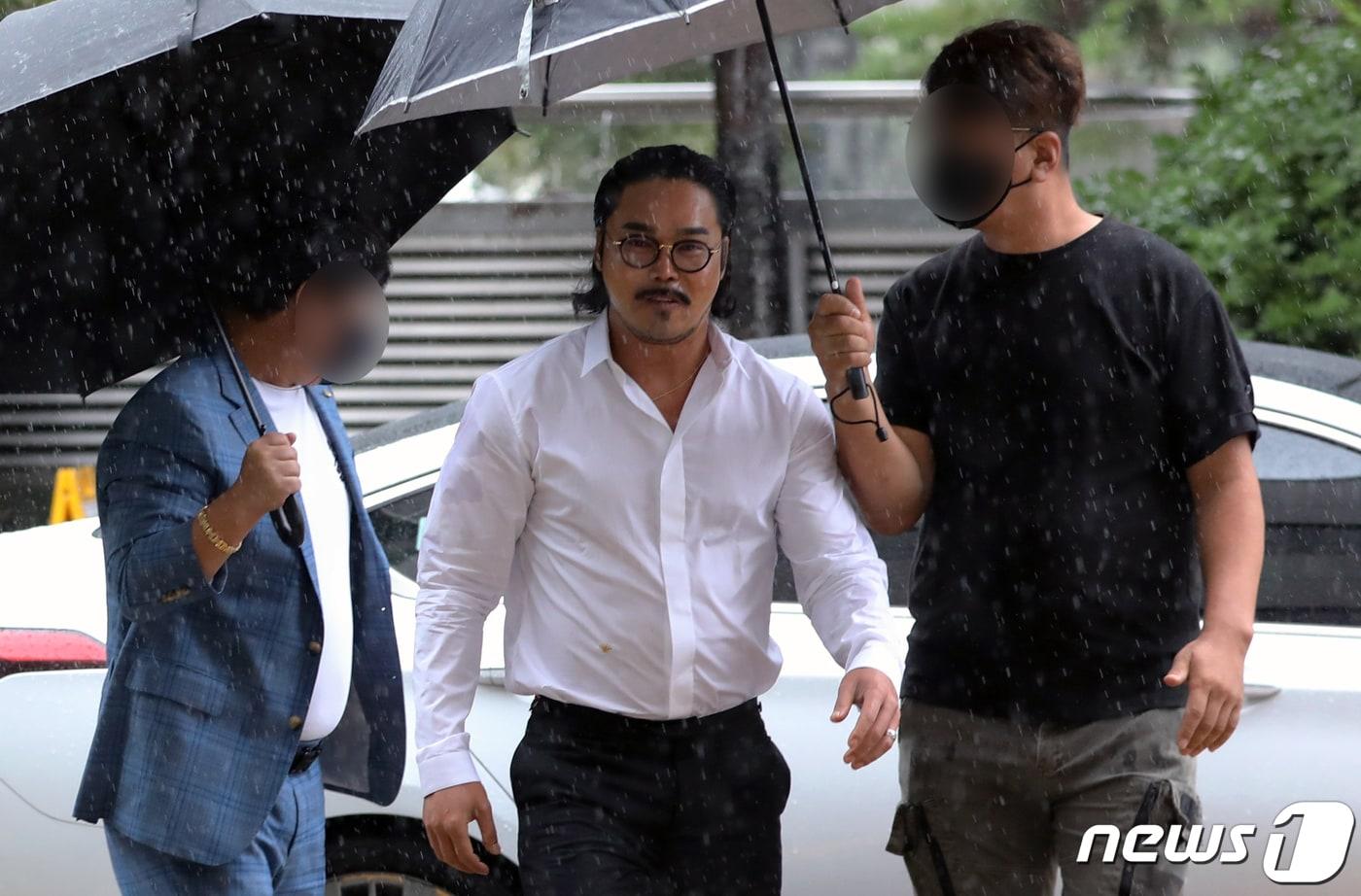 문재인 전 대통령에 대한 모욕 혐의를 받고 있는 유튜버 안정권씨(사진은 기사 내용과 무관함) / 뉴스1 ⓒ News1 