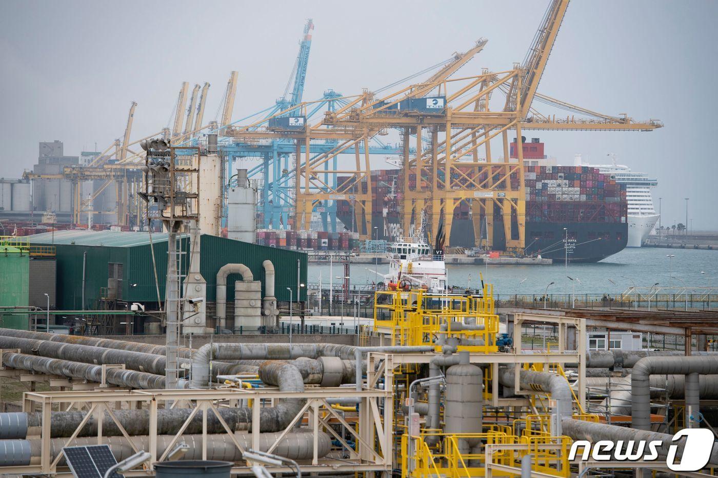 스페인 바르셀로나에 있는 에나가스社의 가스 재기화 시설. 2022. 3. 29. ⓒ AFP=뉴스1 ⓒ News1 최서윤 기자