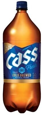 본문 이미지 - 카스 2L 대용량 페트 신제품.(오비맥주 제공)