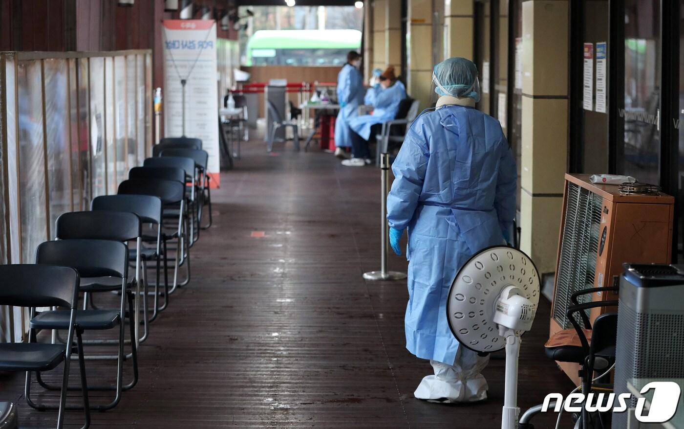 지난 11일 오전 서울 송파구보건소에 마련된 신종 코로나바이러스 감염증&#40;코로나19&#41; 선별진료소가 한산한 모습을 보이고 있다.. 2023.1.11/뉴스1 ⓒ News1 박세연 기자