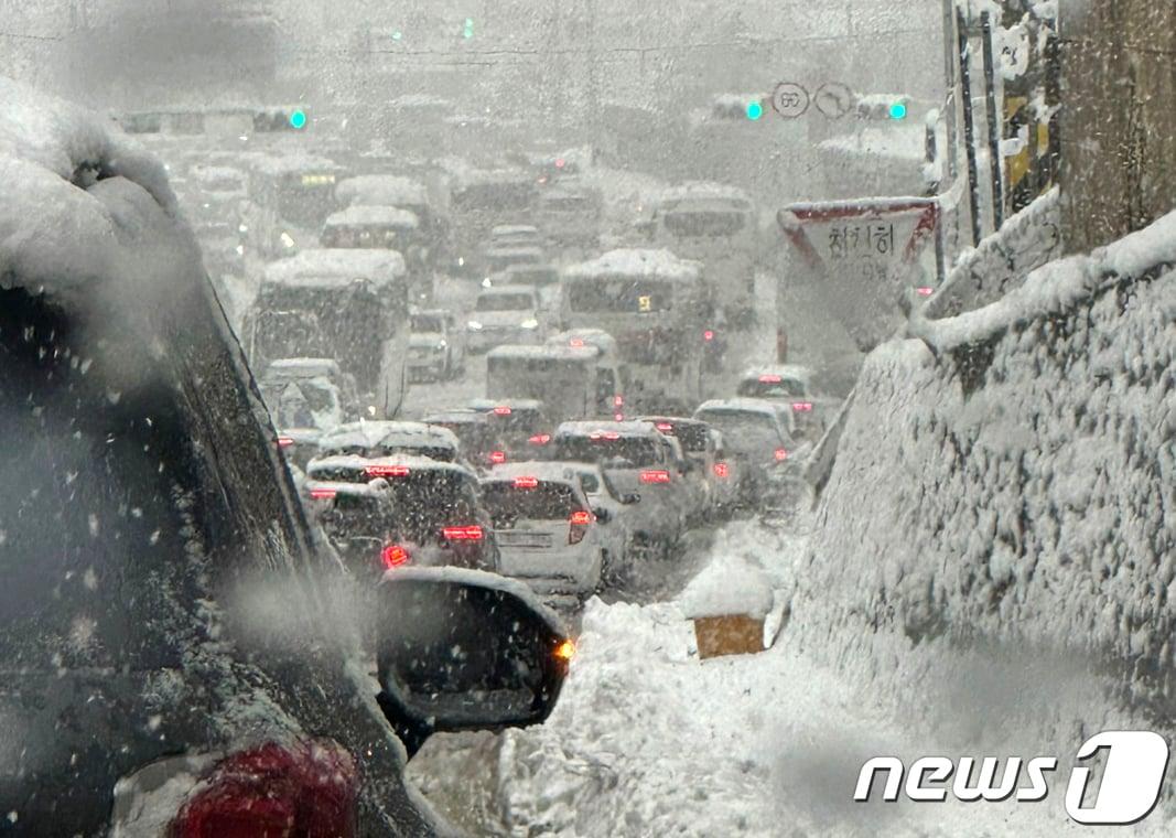 본문 이미지 - 강원 동해안 폭설 자료사진. &#40;뉴스1 DB&#41; 2023.1.15/뉴스1