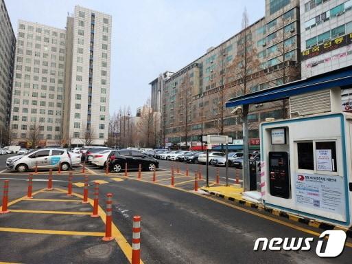 본문 이미지 - 고양시가 설 연휴기간인 21~24일 나흘간 도시관리공사가 운영중인 공영주차장을 무료 개방한다. 사진은 장항제2공영주차장. (고양도시관리공사 제공)