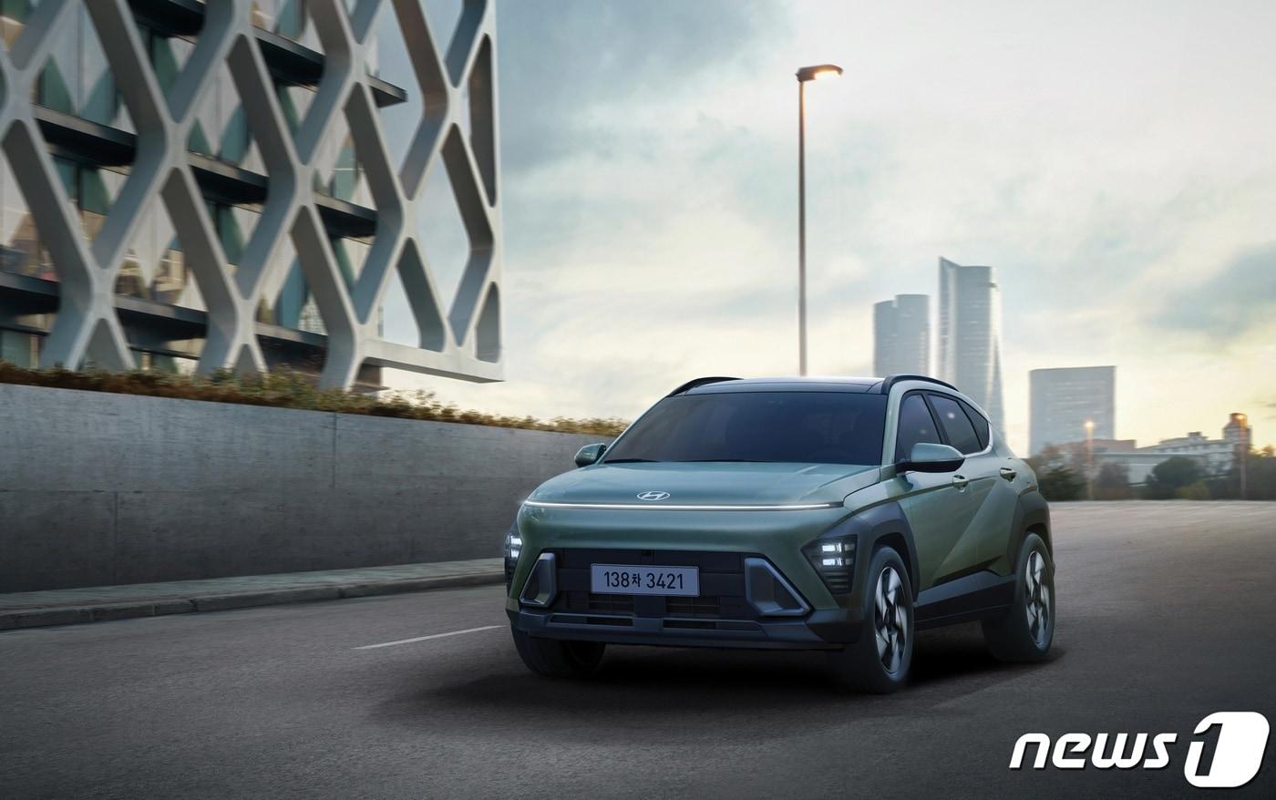 본문 이미지 - 현대자동차의 소형 SUV '디 올 뉴 코나'(현대차 제공) 2023.1.18 ⓒ 뉴스1