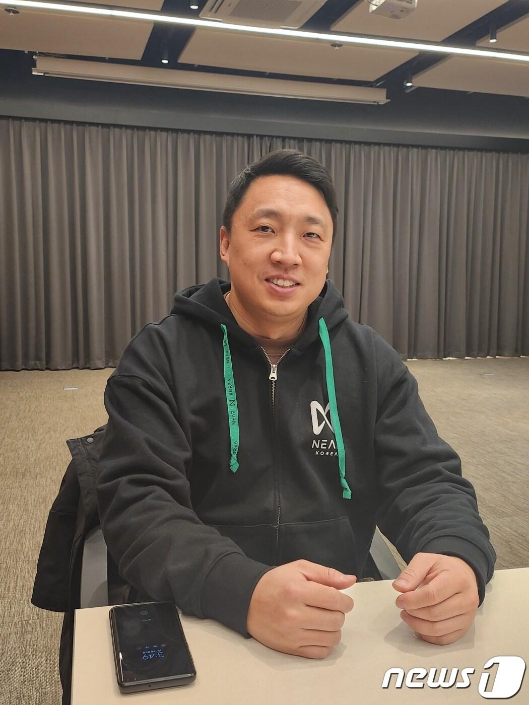 본문 이미지 - 스캇 리 니어프로토콜 제너럴매니저&#40;GM&#41;가 &lt;뉴스1&gt;과의 인터뷰를 진행하고 있다. 2022.1.16/뉴스1 ⓒ News1 김지현 기자