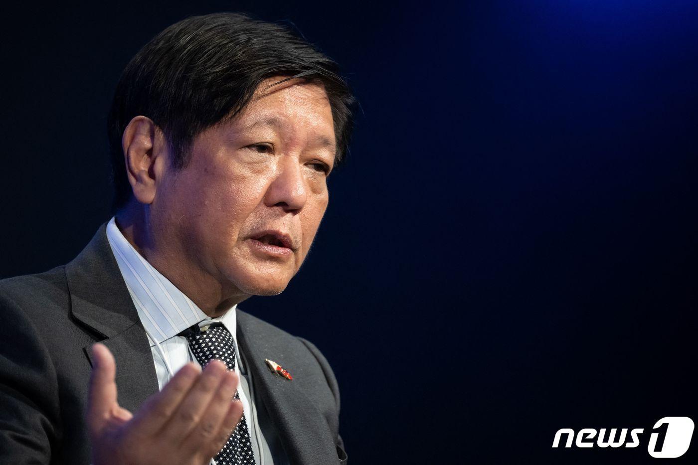 본문 이미지 - 페르디난드 마르코스 주니어 필리핀 대통령이 18일(현지시간) 스위스 다보스에서 열린 세계 경제 포럼(WEF)에 참석해 발언을 하고 있다. ⓒ AFP=뉴스1 ⓒ News1 우동명 기자