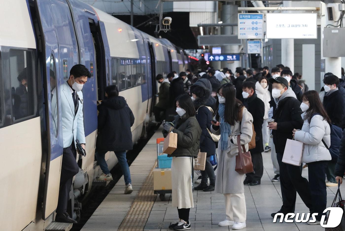 본문 이미지 - 서울역 모습.(자료사진) ⓒ 뉴스1 송원영 기자