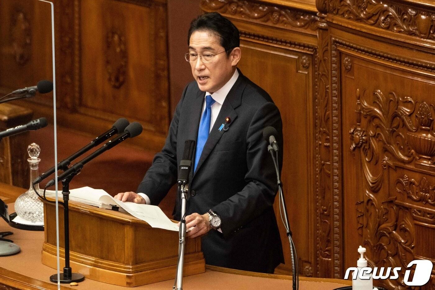 본문 이미지 - 기시다 후미오 일본 총리가 23일 도쿄 정기국회 시정방침 연설을 하고 있다. ⓒ AFP=뉴스1 ⓒ News1 강민경 기자