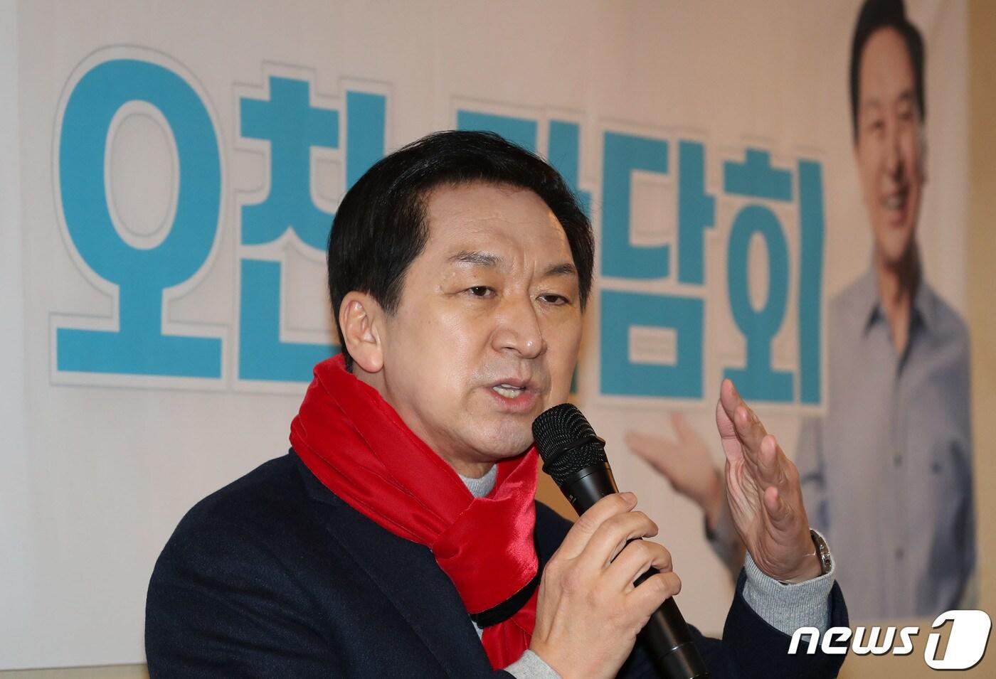 본문 이미지 - 국민의힘 당권주자인 김기현 의원이 24일 오후 서울 여의도의 한 식당에서 열린 ‘연포탕(연대·포용·탕평)’ 기자 오찬 간담회에서 발언을 하고 있다. (공동취재) 2023.1.24/뉴스1 ⓒ News1 이재명 기자