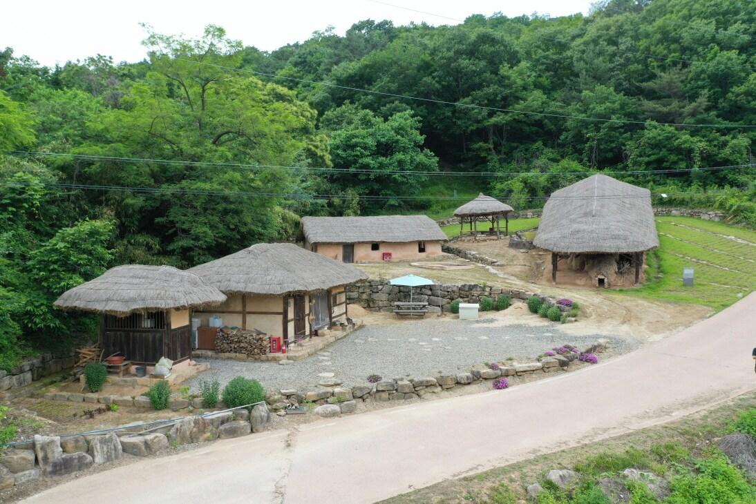 본문 이미지 - '문경 관음리 망댕이 가마 및 부속시설' 전경. (문화재청 제공)