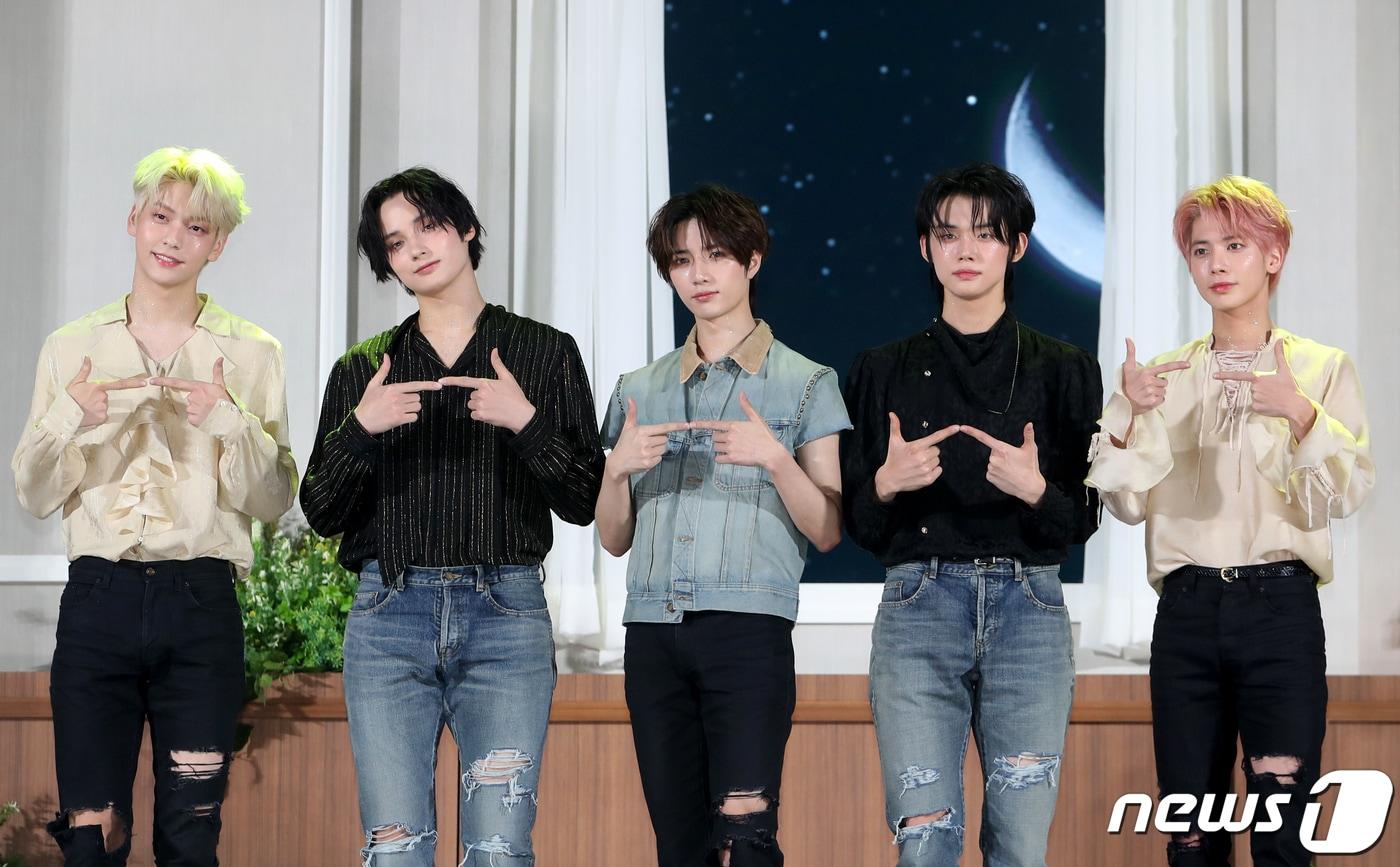 투모로우바이투게더(TXT) 수빈(왼쪽부터)과 휴닝카이, 범규, 태현, 연준, 태현 2023.1.26/뉴스1 ⓒ News1 권현진 기자