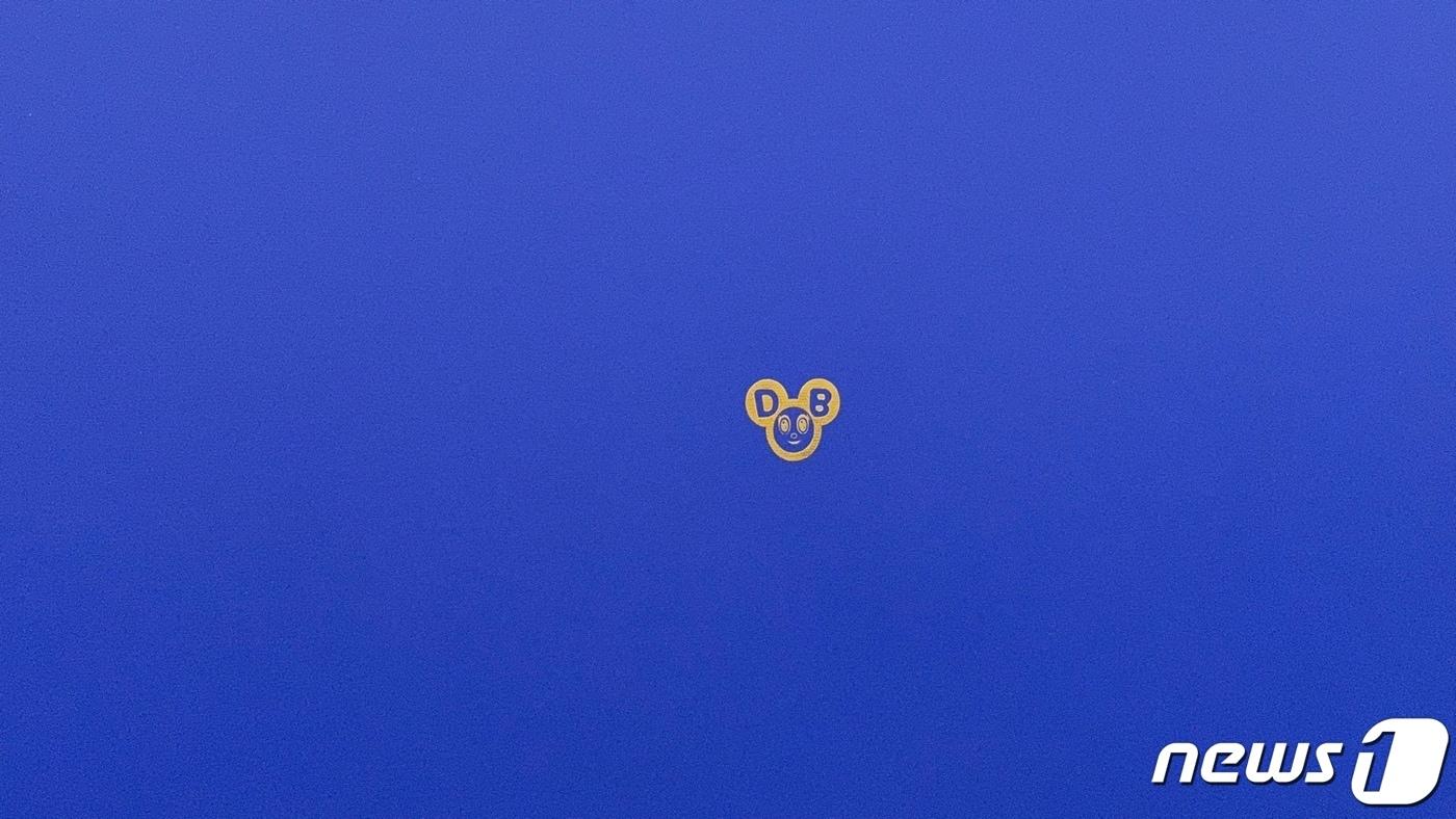 본문 이미지 -  부산시립미술관은 오는 3월12일까지 일본 팝아트의 대가 무라카미 다카시의 대규모 회고전을 진행한다. 사진은 무라카미의 시그니처인 '도브'(DOB)의 탄생 순간을 그린 작품. 2023.01.26/뉴스1 ⓒ 뉴스1 김일창 기자