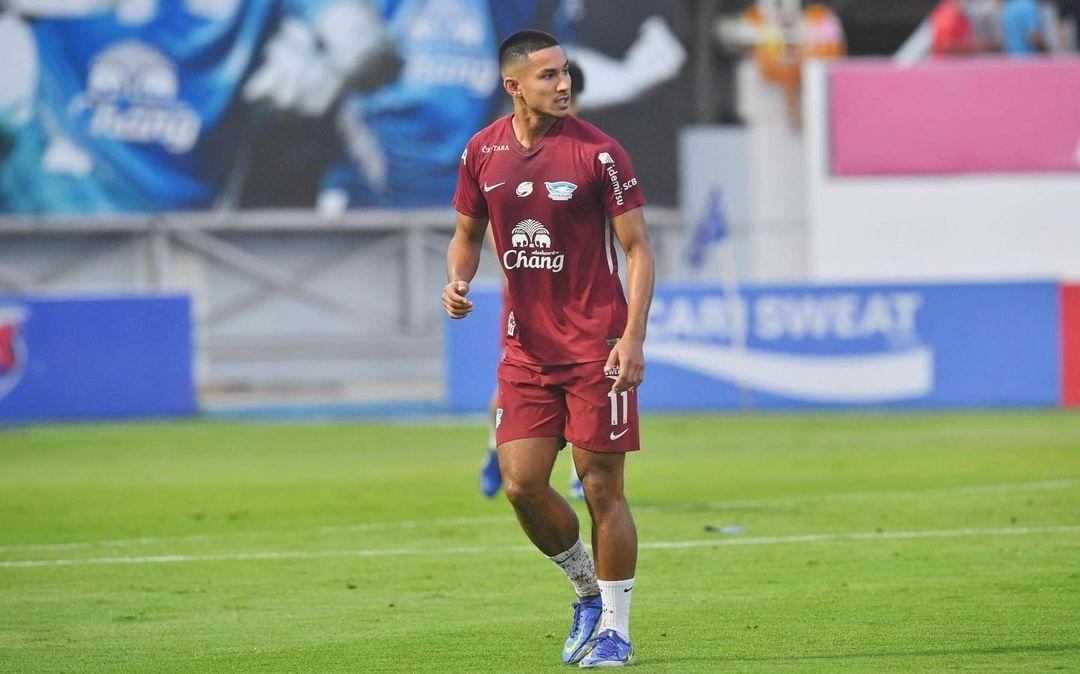 본문 이미지 - 세계 최고 부자 축구선수 파이크 볼키아(24). (인스타그램)