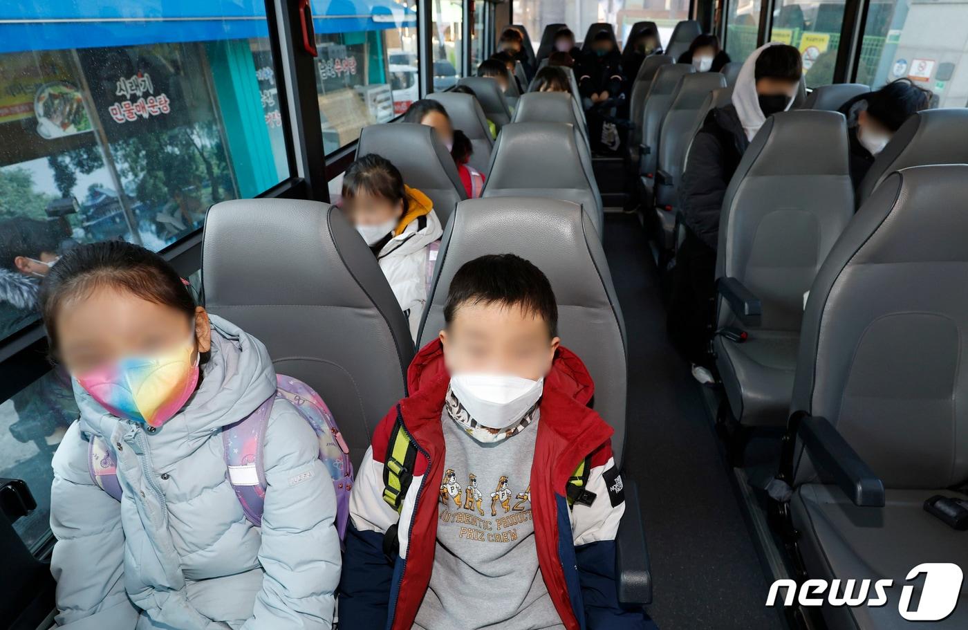 본문 이미지 - 초등학교 통학버스. /뉴스1 ⓒ News1 장수영 기자