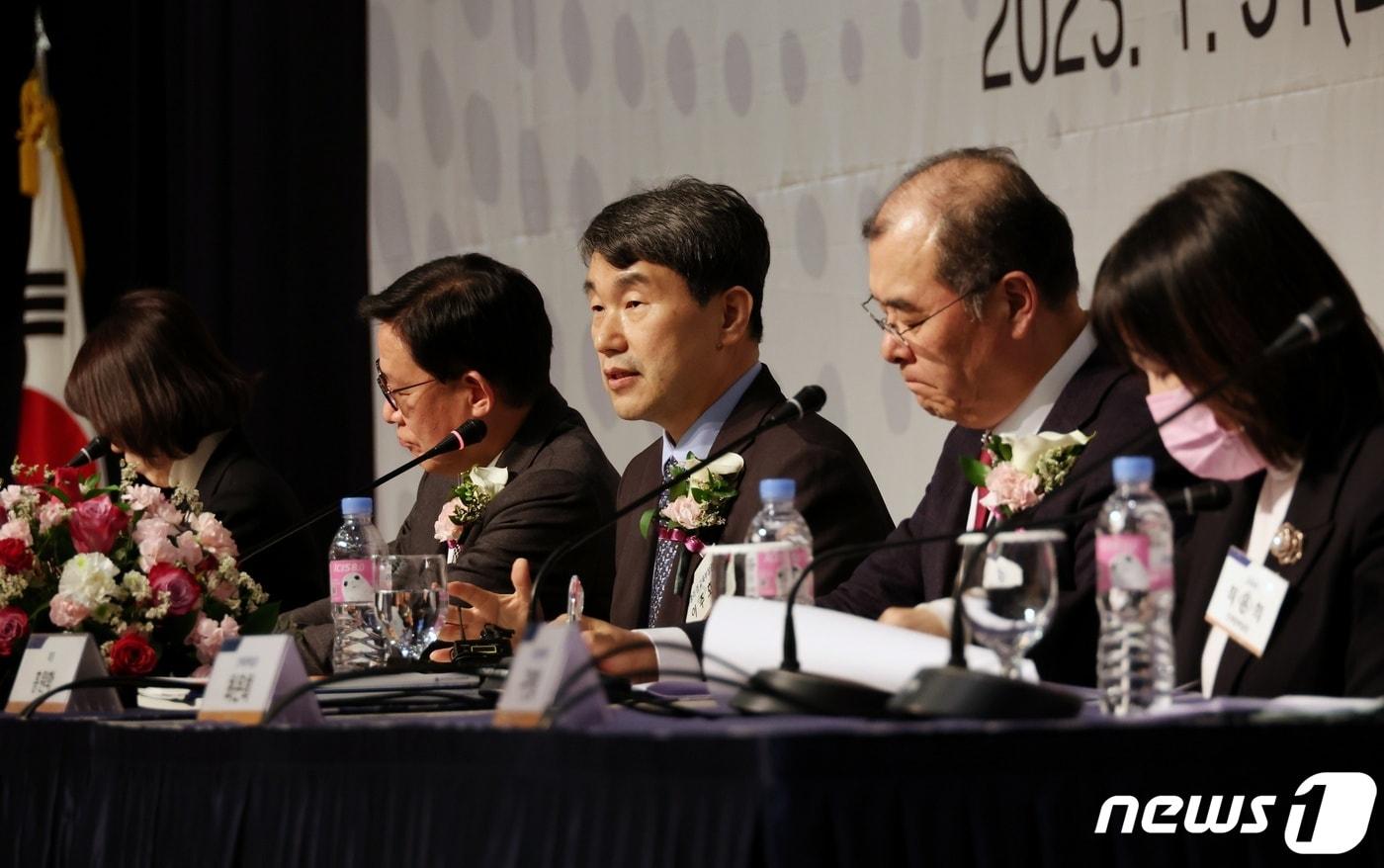 본문 이미지 - 이주호 부총리 겸 교육부 장관이 31일 서울 서초구 더케이호텔에서 열린 '2023 한국대학교육협의회 정기총회'에서 발언하고 있다. (교육부 제공)