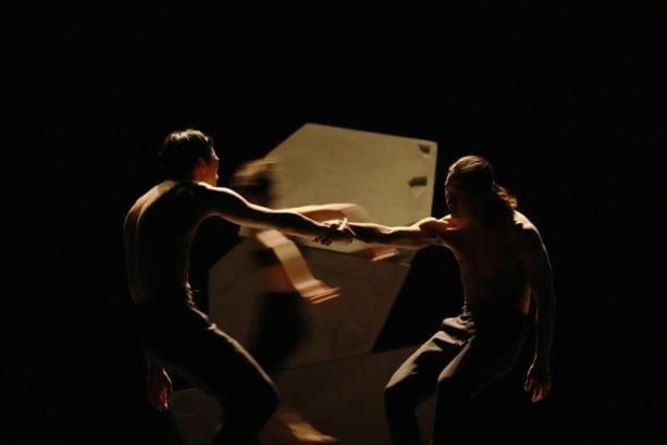 본문 이미지 - 무용 '온 더 락(On the Rock)' (예술위 제공)