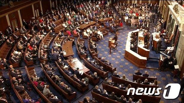 본문 이미지 - 미 하원이 3일(현지시간) 전체회의를 열어 새로운 하원의장 선출을 위한 선거를 진행하고 있다. 사진은 미 하원 홈페이지 영상 캡처.