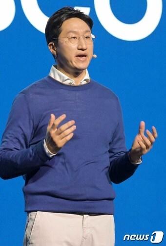 본문 이미지 - 올해 초 미국 네바다주 라스베이거스 만달레이베이 컨벤션센터에서 열린 CES 2023 HD현대 프레스 콘퍼런스에서 정기선 사장이 기조연설 하고 있다. (공동취재) 2023.1.5/뉴스1 ⓒ News1 임세영 기자