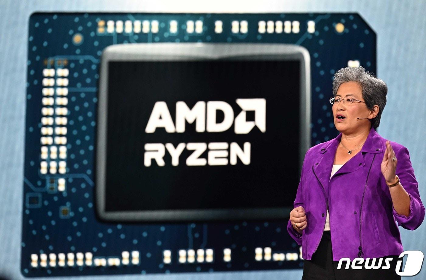 세계 최대 가전·정보기술(IT) 전시회 CES 2023 개막을 하루 앞둔 4일(현지시간) 미국 네바다주 베네시안 엑스포에서 리사 수 AMD 회장이 개막 기조연설을 하고 있다. 2023.1.5/뉴스1 ⓒ News1 임세영 기자