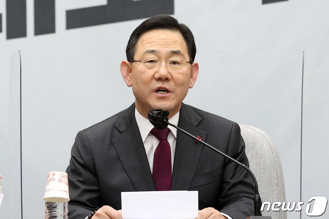 본문 이미지 - 주호영 국민의힘 원내대표가 6일 서울 여의도 국회에서 열린 원내대책회의에서 발언하고 있다. 2023.1.6/뉴스1 ⓒ News1 조태형 기자