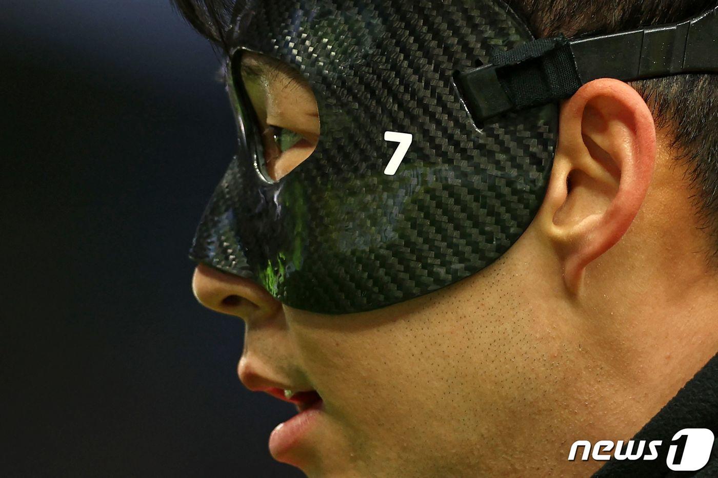 마스크를 쓴 손흥민ⓒ AFP=뉴스1