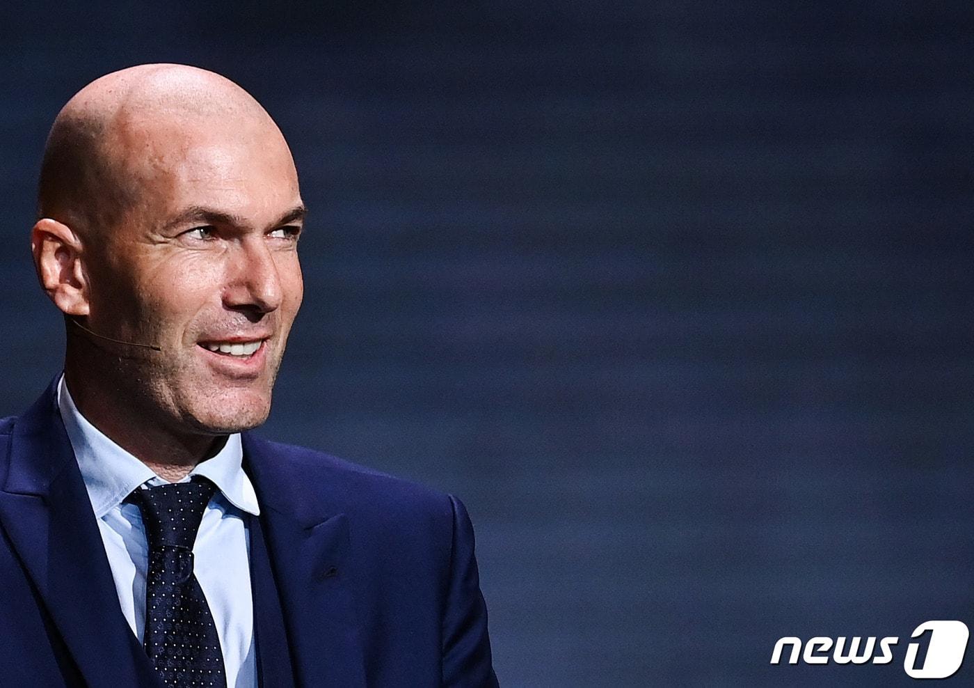 본문 이미지 - 프랑스 대표팀 사령탑으로 내정된 지네딘 지단 ⓒ AFP=뉴스1