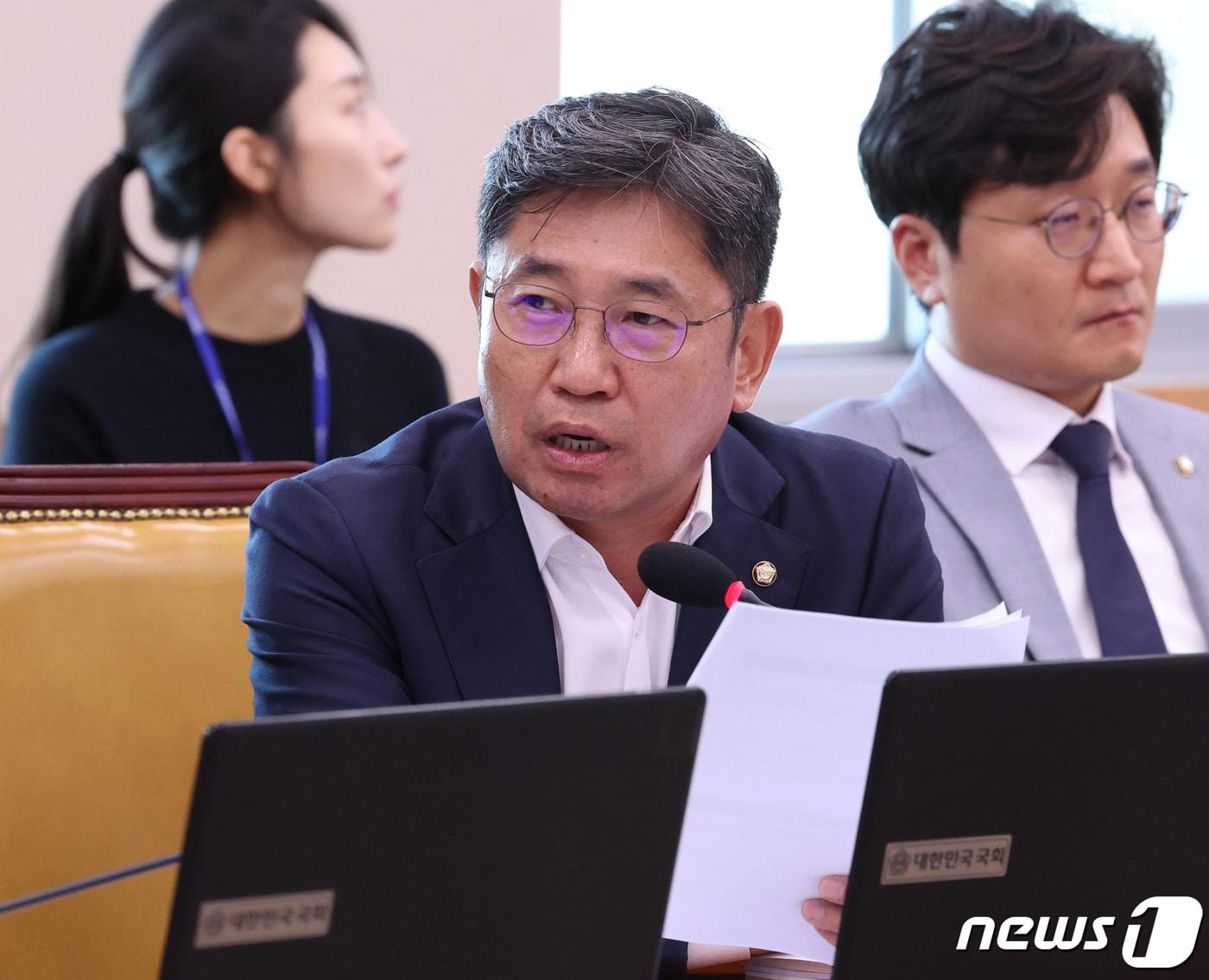 본문 이미지 - 조오섭 더불어민주당 의원이 10월10일 서울 여의도 국회에서 열린 국토교통위원회 국정감사에서 질의를 하고 있다. 2023.10.10/뉴스1 