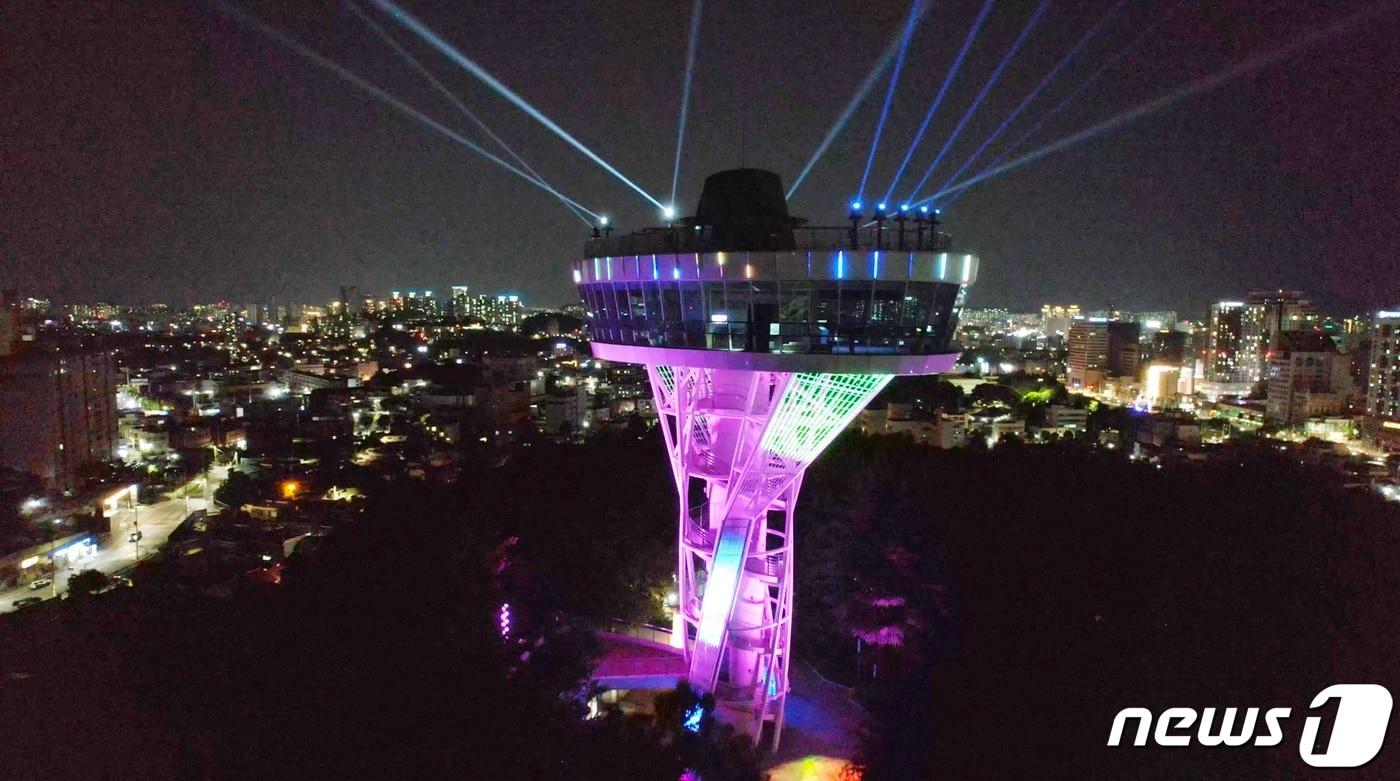 광주 사직공원 내 사직 G타워에 설치한 미디어아트 &#39;빛의 숲&#39;.&#40;광주시 제공. 재판매 및 DB 금지&#41;2