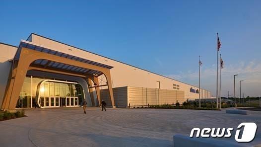 본문 이미지 - LG에너지솔루션과 GM의 북미 합작법인 얼티엄셀즈의 오하이오주 1공장 전경.&#40;LG에너지솔루션 제공&#41;