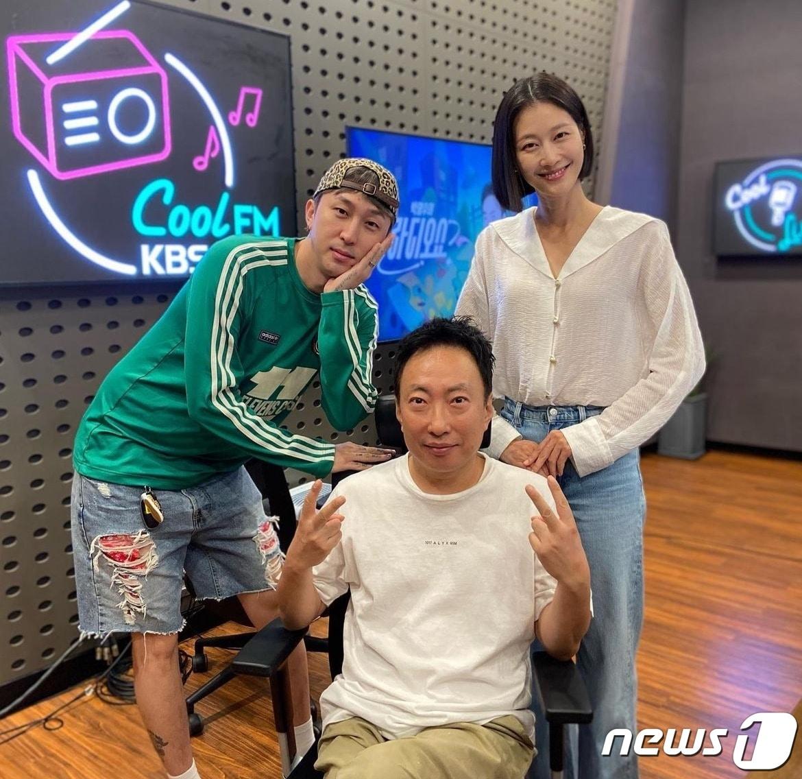 본문 이미지 - 왼쪽부터 슬리피, 박명수, 이현이. ('박명수의 라디오쇼' SNS 갈무리)