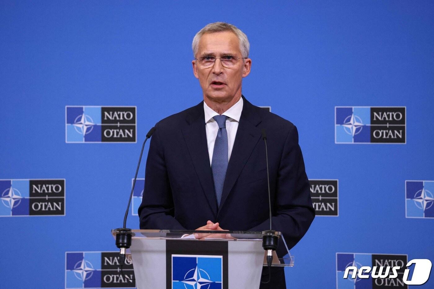 12일(현지시간) 옌스 스톨텐베르그 북대서양조약기구(NATO·나토) 사무총장이 벨기에 브뤼셀의 나토 본부에서 기자회견을 하고 있다. 2023.10.12/뉴스1 ⓒ AFP=뉴스1 ⓒ News1 김민수 기자