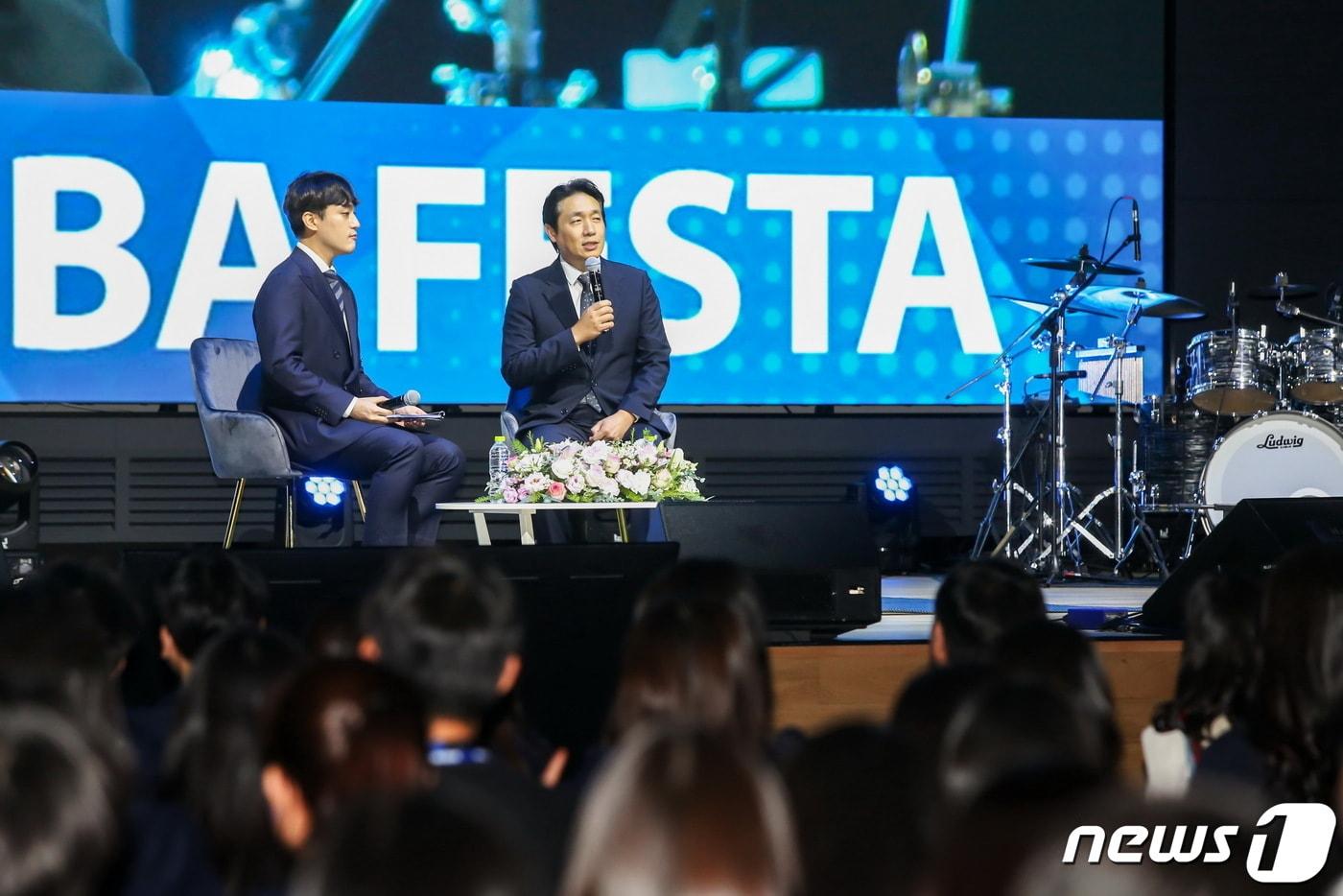 본문 이미지 - 신입사원 입사 1주년 행사 '삼바 페스타'가 열리고 있다.(삼성바이오로직스 제공)