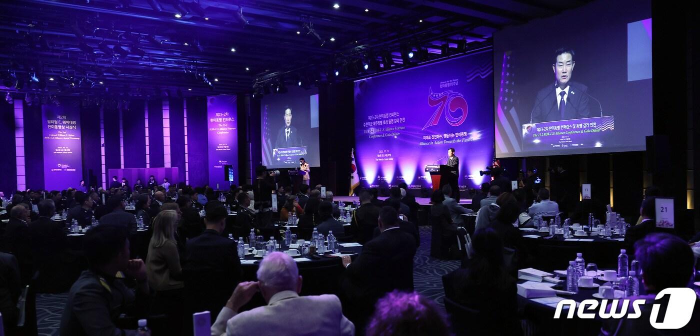 신원식 전 국방부 장관이 2023년 10월 13일 서울 중구 웨스틴조선호텔에서 열린 한미동맹 컨퍼런스에서 기조연설을 하고 있다. 2023.10.13/뉴스1 ⓒ News1 박지혜 기자