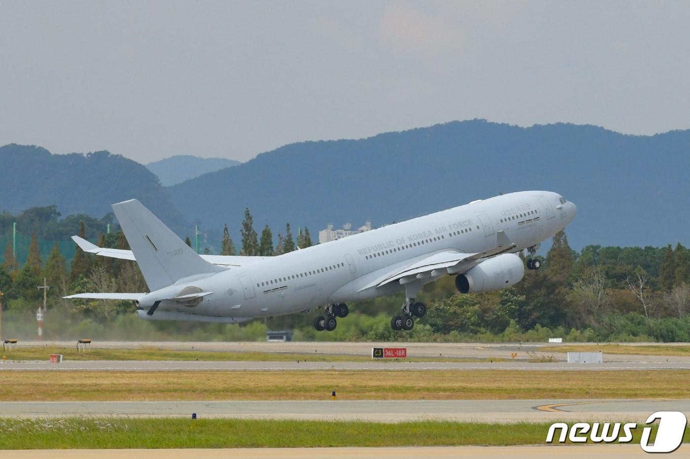 본문 이미지 - KC-330(시그너스) 군 수송기.(국방부 제공)