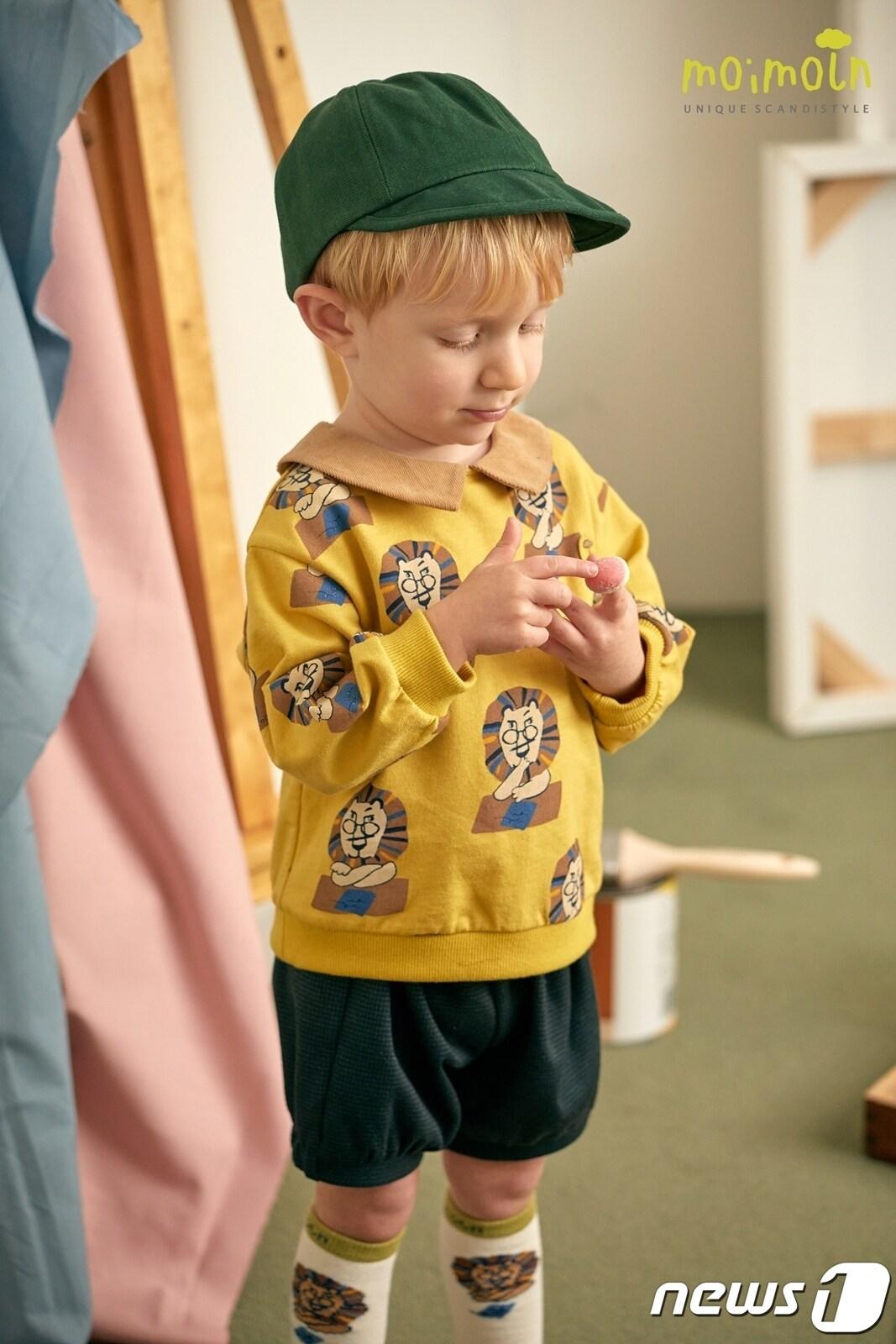 본문 이미지 - 모이몰른은 웹예능 콘텐츠 '워크맨2'가 방영된 지난 9월 기준 시그니처 제품인 블루머상하의 한중일 판매량이 전년 동기 대비 124% 상승했다.(모이몰른제공)