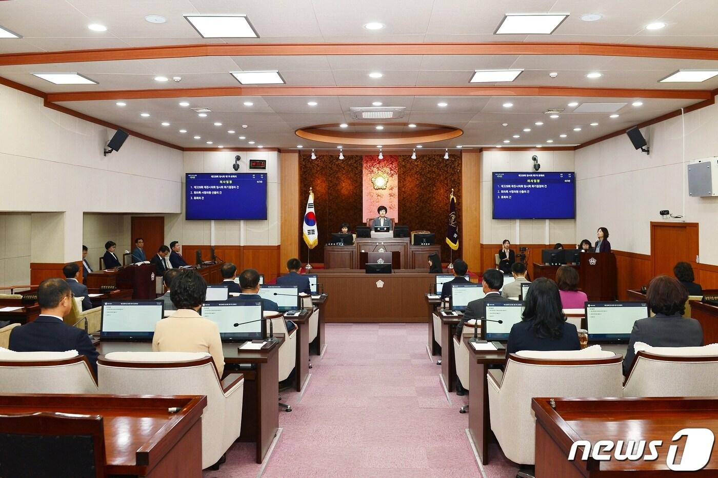 본문 이미지 - 16일 제천시의회 328회 임시회가 개회됐다. 