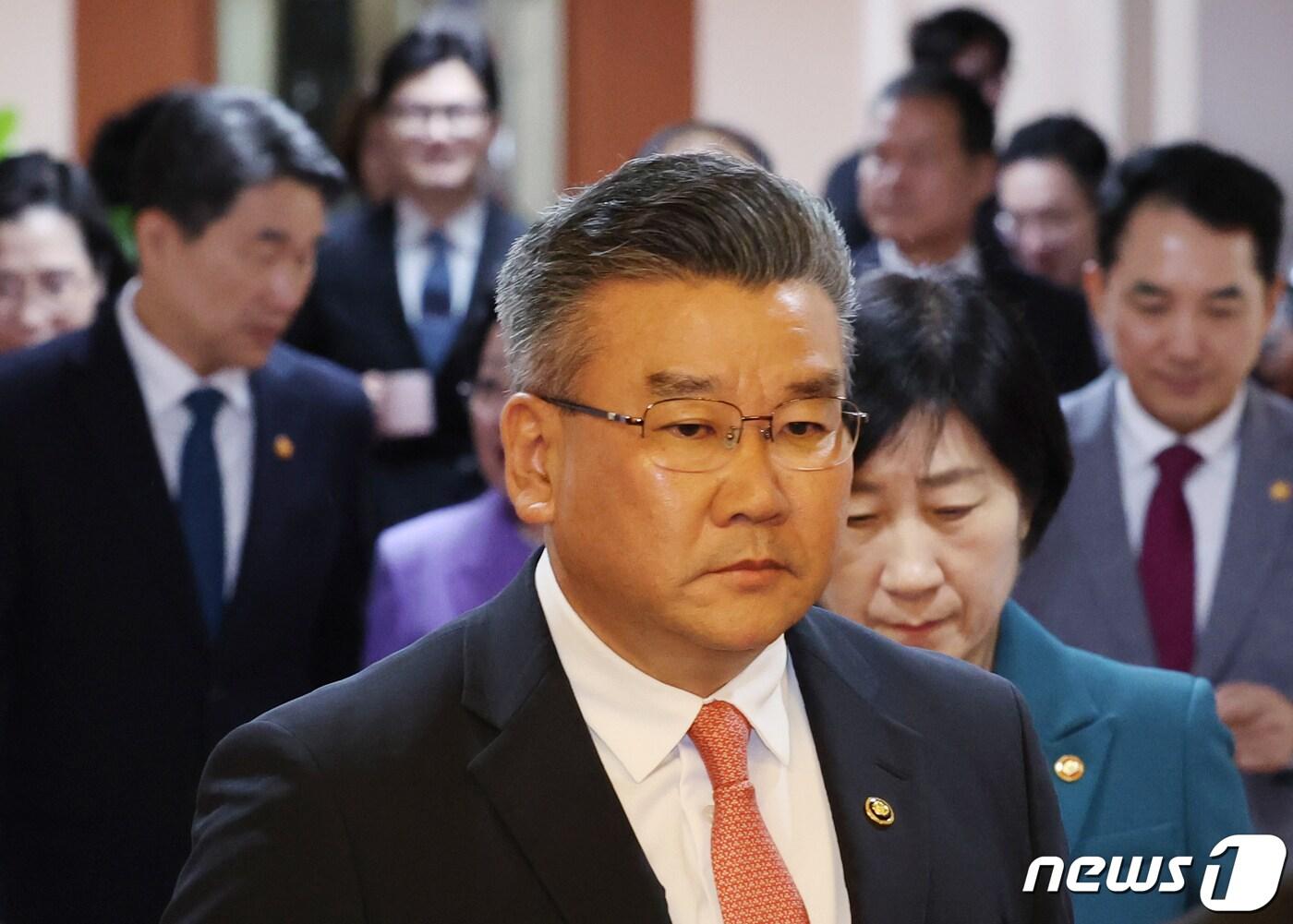 본문 이미지 - 유병호 감사원 사무총장이 17일 오전 서울 종로구 세종대로 정부서울청사에서 열린 국무회의에 참석하고 있다. 2023.10.17/뉴스1 ⓒ News1 김명섭 기자