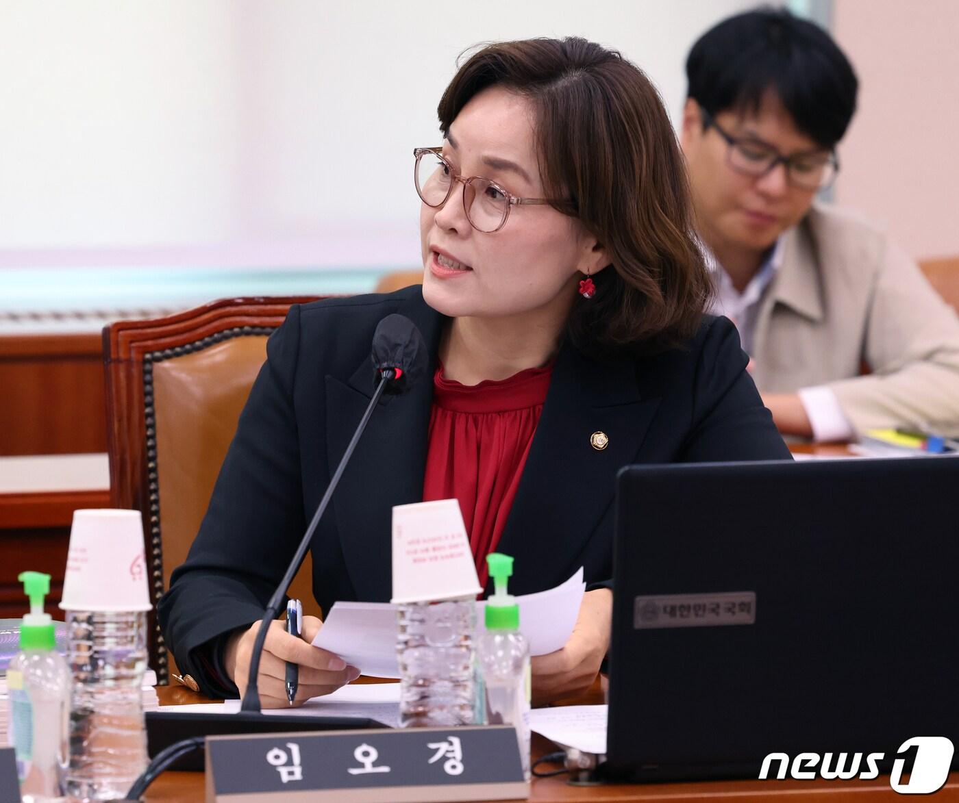 본문 이미지 - 국정기획위원회 사회2분과가 스포츠 분야 간담회를 개최했다. 간담회는 임오경 기획위원 등 사회 2분과 위원들과 체육계 관계자들이 참석했다.  ⓒ News1 송원영 기자