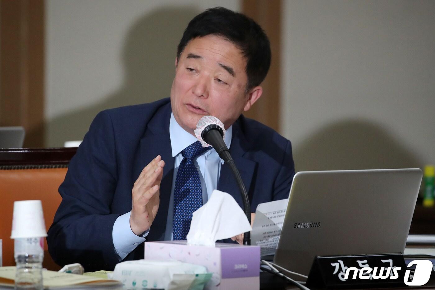 강득구 더불어민주당 의원이 17일 오전 대구 북구 경북대에서 열린 국회 교육위원회의 2023년도 국정감사에서 질의하고 있다.&#40;자료사진&#41; 2023.10.17/뉴스1 ⓒ News1 공정식 기자