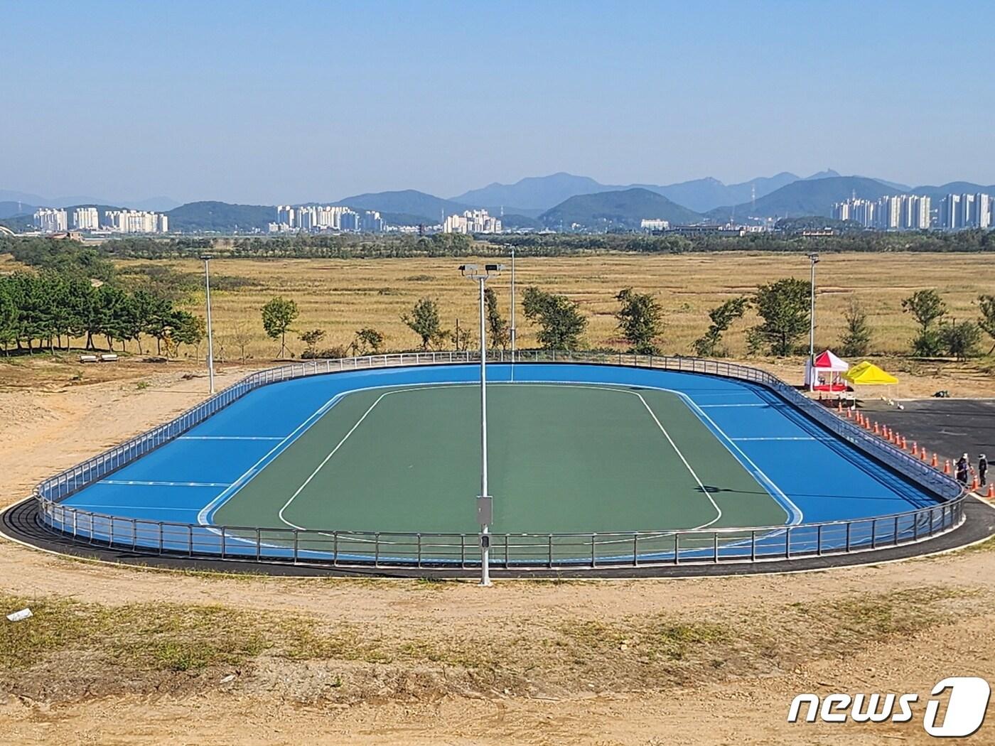 본문 이미지 - 야외 인라인스케이트장.(시흥시 제공)