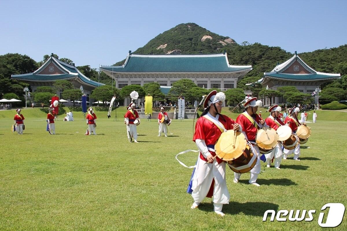 본문 이미지 - 광주시립광지원농악단이 26~28일 청와대서 국립국악원과 콜라보 공연을 선보인다.(광주시 제공)