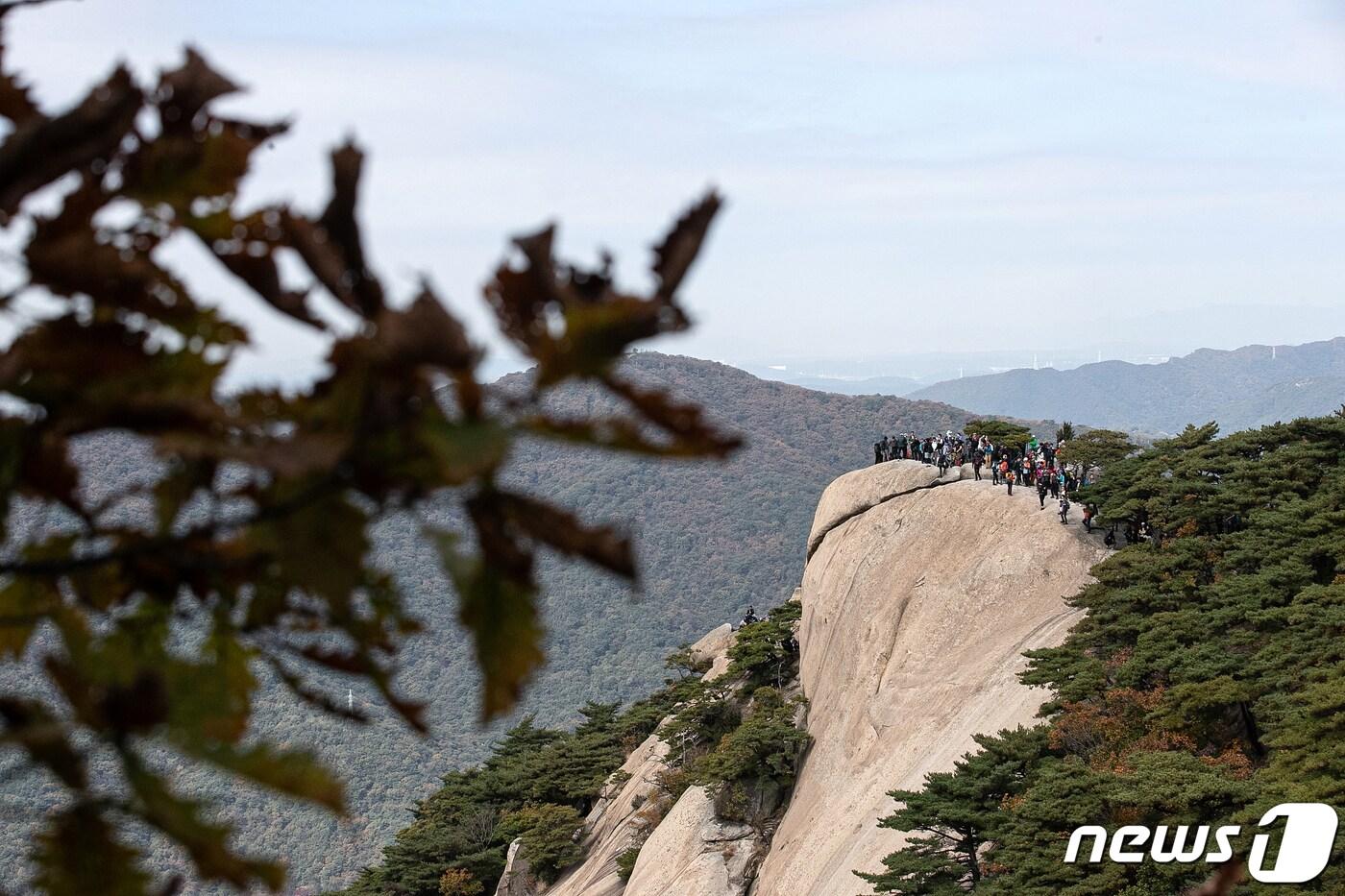 서울 북한산 국립공원 등산객들. /뉴스1 ⓒ News1 이승배 기자