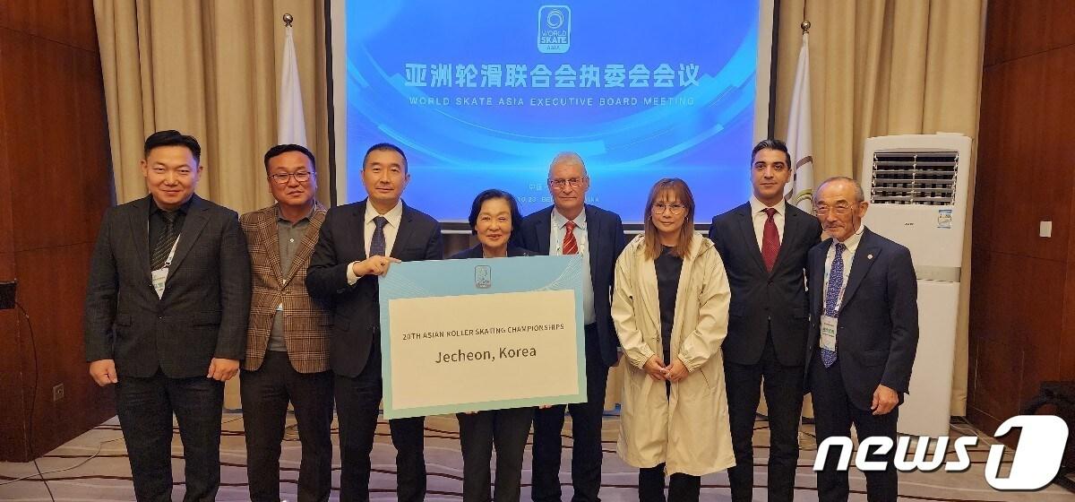 본문 이미지 - 중국 허베이성 베이다이허에서 진행 중인 19회 아시아롤러선수권대회의 아시아연맹 집행위원회에서 2025년 개최지 투표 결과 제천시를 최종 개최지로 확정했다.