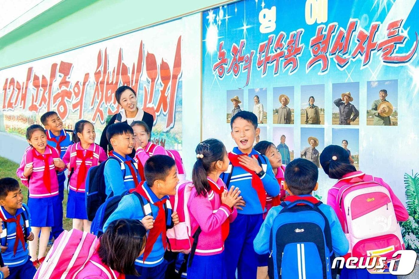본문 이미지 - (평양 노동신문=뉴스1) = 북한 어린이들. [국내에서만 사용가능. 재배포 금지. DB 금지. For Use Only in the Republic of Korea. Redistribution Prohibited] rodongphoto@news1.kr