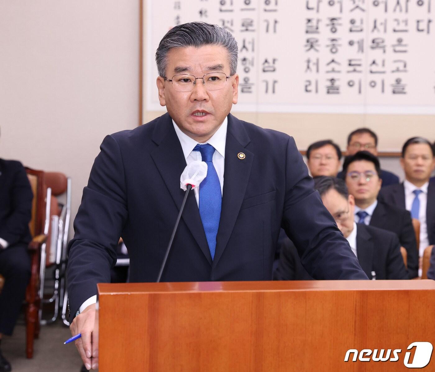 본문 이미지 - 유병호 사무총장이 국회에서 열린 국정감사에서 의원들의 질문에 답하고 있다. 2023.10.26/뉴스1 ⓒ News1 송원영 기자