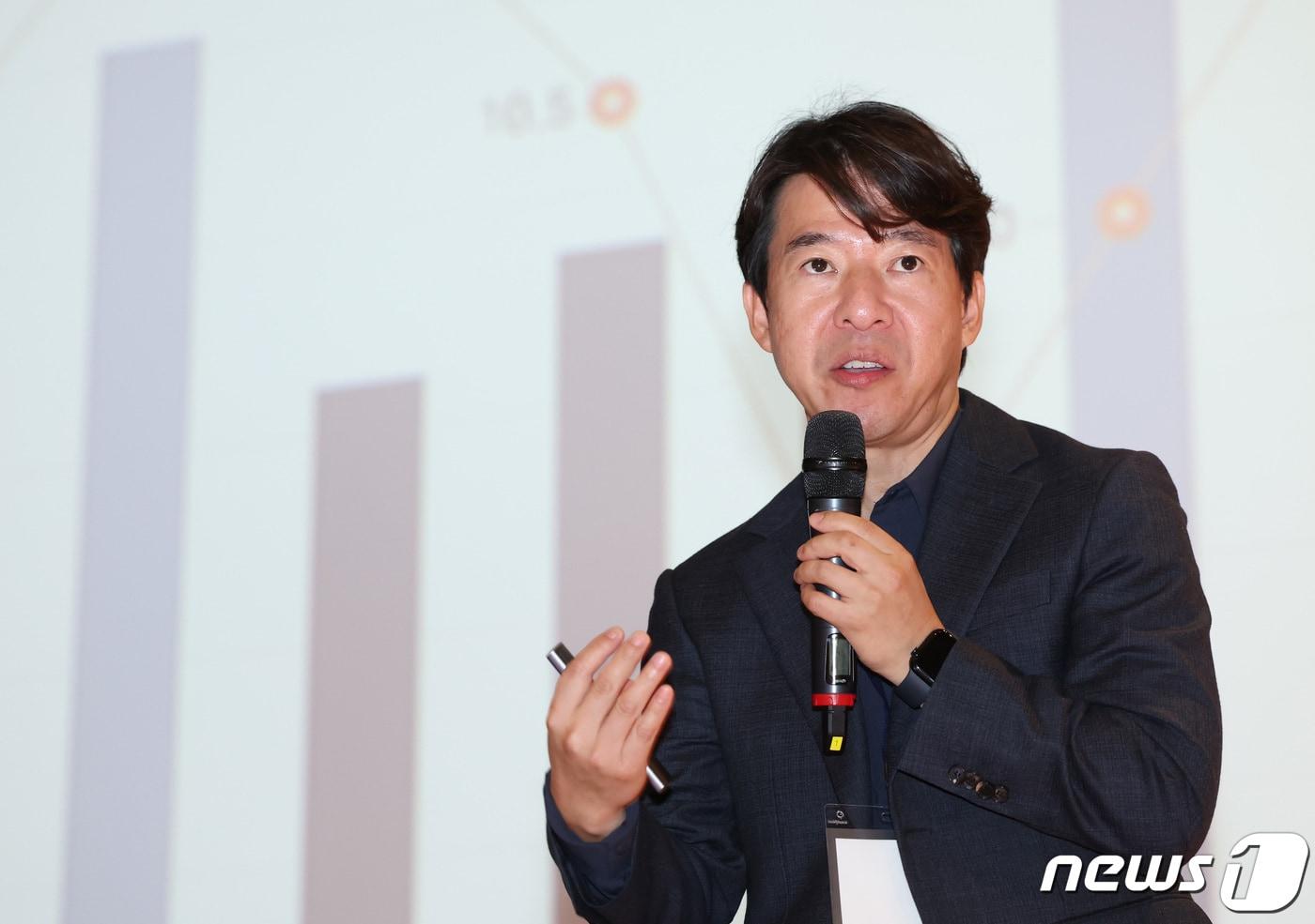 이광수 광수네복덕방 대표가 26일 서울 여의도 한국거래소 컨퍼런스홀에서 열린 '뉴스1 투자포럼(NIF) 2023'에서 한국 부동산, 무엇이 중요한가를 주제로 발표하고 있다. 2023.10.26/뉴스1 ⓒ News1 김민지 기자