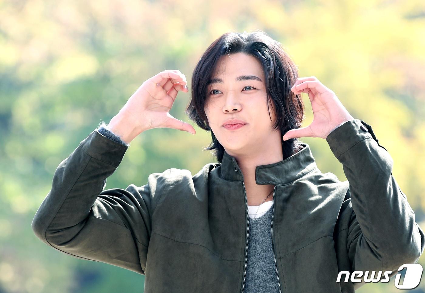 본문 이미지 - 배우 로운이 눈부신 비주얼을 뽐냈다. ⓒ News1 권현진 기자