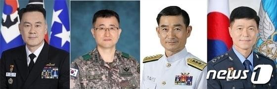 본문 이미지 - 왼쪽부터 김명수 신임 합참의장 후보자와 박안수 육군참모총장·양용모 해군참모총장·이영수 공군참모총장. (국방부 제공)