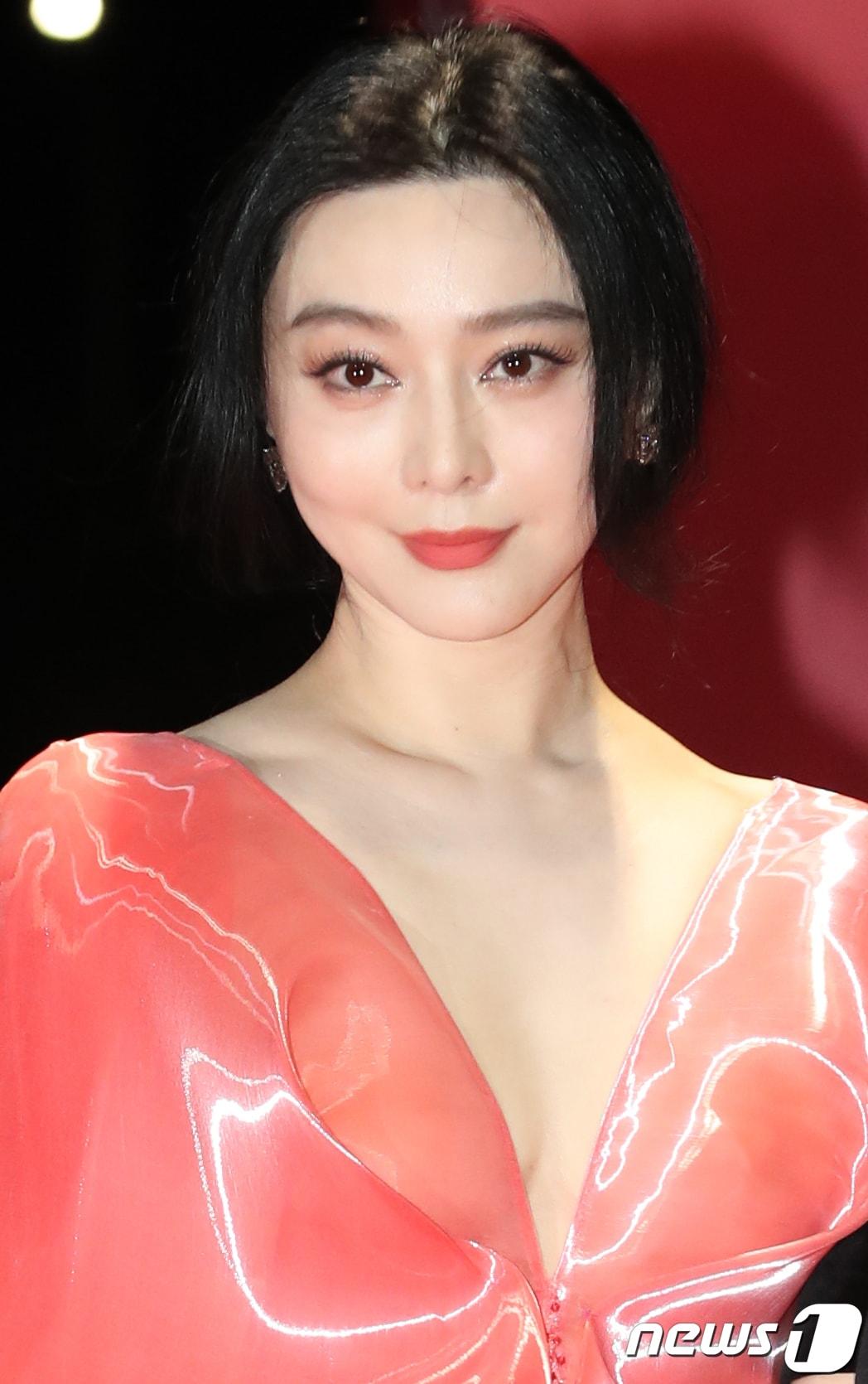 본문 이미지 - 중국계 배우 판빙빙이 눈부신 미모로 시선을 사로잡았다.ⓒ News1 권현진 기자