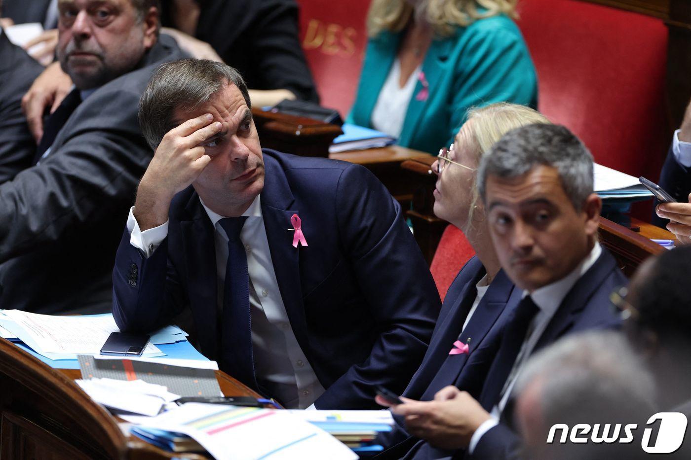 본문 이미지 - 3일(현지시간) 프랑스 파리 의회의 대정부질문에 올리비에 베랑 정부 대변인과 제랄드 다르마낭 내무부 장관이 참석했다. 2023.10.03/ ⓒ AFP=뉴스1 ⓒ News1 문혜원 기자